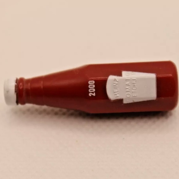 Heinz ketchup miniature bottle pin - Picture 5 of 16